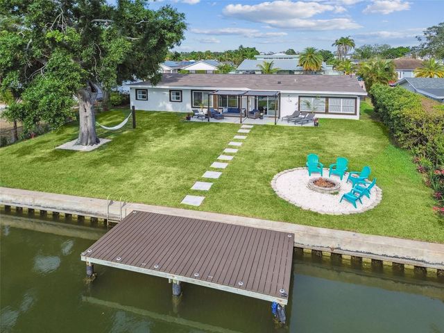 3922 FONTAINEBLEAU DRIVE, Tampa, FL 33634