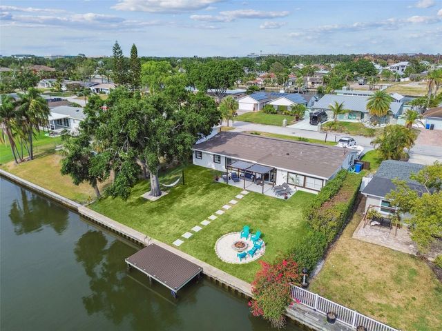 3922 FONTAINEBLEAU DRIVE, Tampa, FL 33634