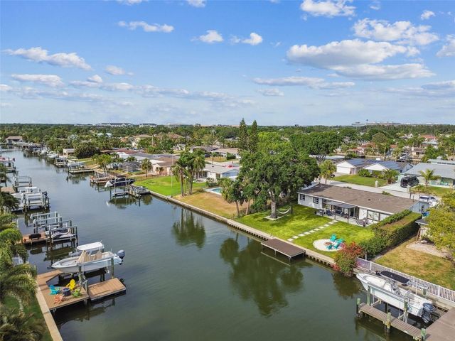 3922 FONTAINEBLEAU DRIVE, Tampa, FL 33634