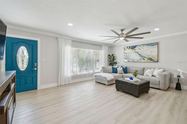 3922 FONTAINEBLEAU DRIVE, Tampa, FL 33634