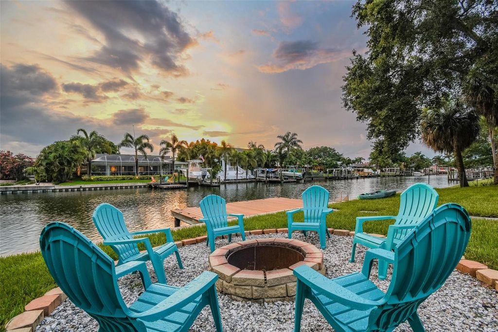 3922 FONTAINEBLEAU DRIVE, Tampa, FL 33634