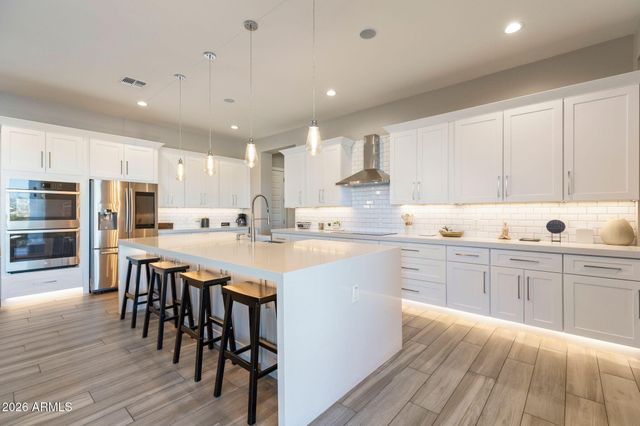 2252 E SOUTH MOUNTAIN Avenue, Phoenix, AZ 85042