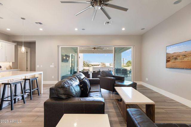 2252 E SOUTH MOUNTAIN Avenue, Phoenix, AZ 85042