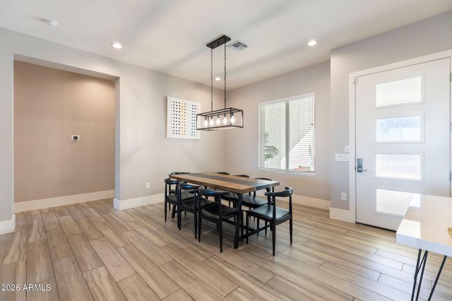 2252 E SOUTH MOUNTAIN Avenue, Phoenix, AZ 85042