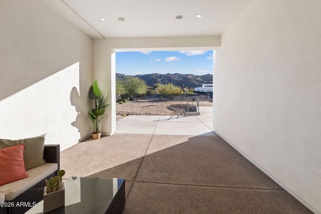 2252 E SOUTH MOUNTAIN Avenue, Phoenix, AZ 85042