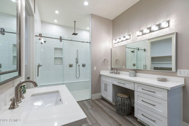 2252 E SOUTH MOUNTAIN Avenue, Phoenix, AZ 85042