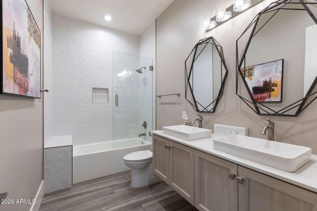 2252 E SOUTH MOUNTAIN Avenue, Phoenix, AZ 85042