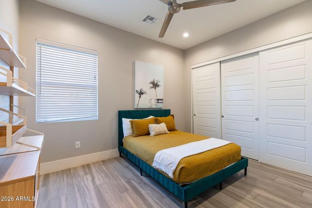 2252 E SOUTH MOUNTAIN Avenue, Phoenix, AZ 85042