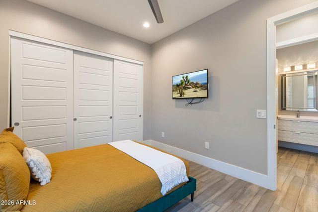 2252 E SOUTH MOUNTAIN Avenue, Phoenix, AZ 85042