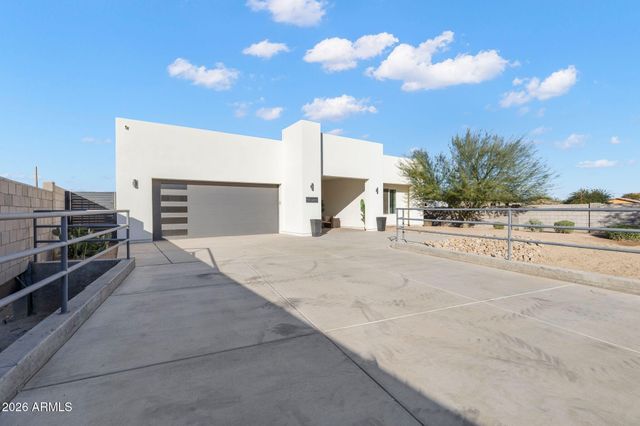 2252 E SOUTH MOUNTAIN Avenue, Phoenix, AZ 85042