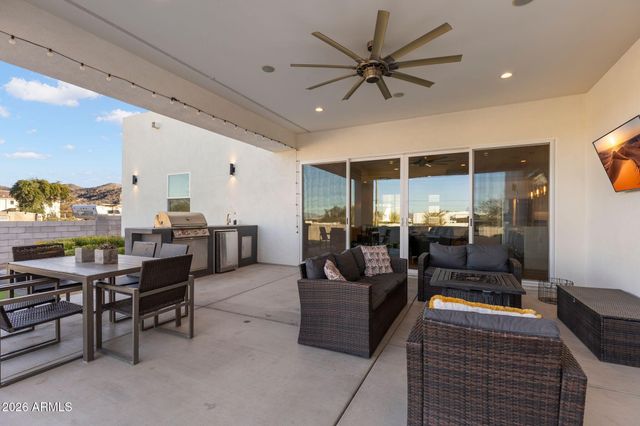 2252 E SOUTH MOUNTAIN Avenue, Phoenix, AZ 85042