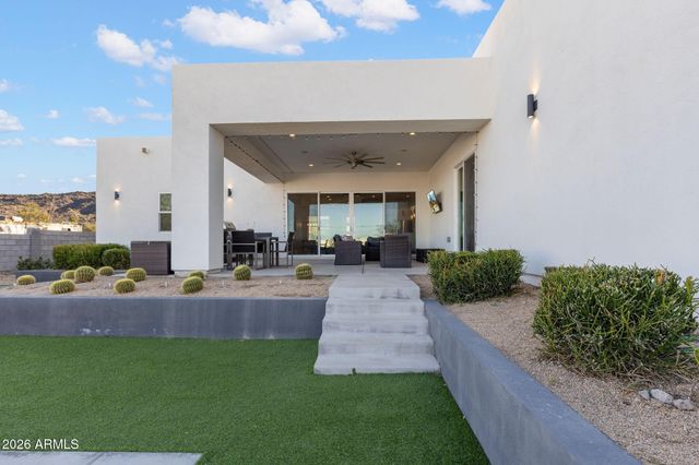 2252 E SOUTH MOUNTAIN Avenue, Phoenix, AZ 85042