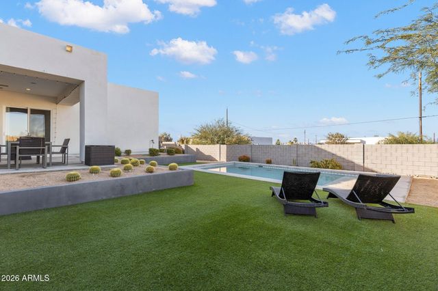 2252 E SOUTH MOUNTAIN Avenue, Phoenix, AZ 85042