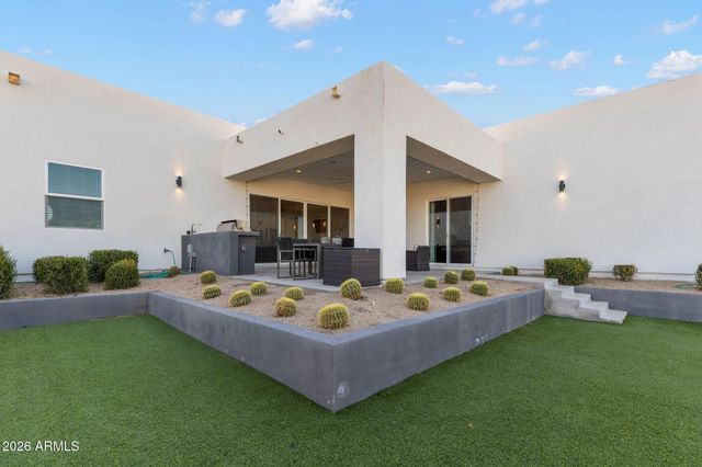 2252 E SOUTH MOUNTAIN Avenue, Phoenix, AZ 85042