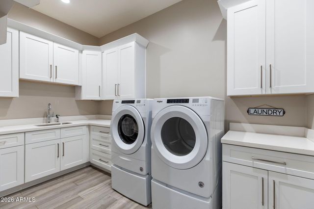 2252 E SOUTH MOUNTAIN Avenue, Phoenix, AZ 85042