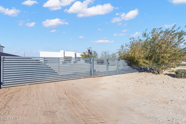 2252 E SOUTH MOUNTAIN Avenue, Phoenix, AZ 85042