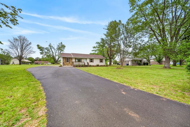 1440 Old Highway 52, Lafayette, TN 37083