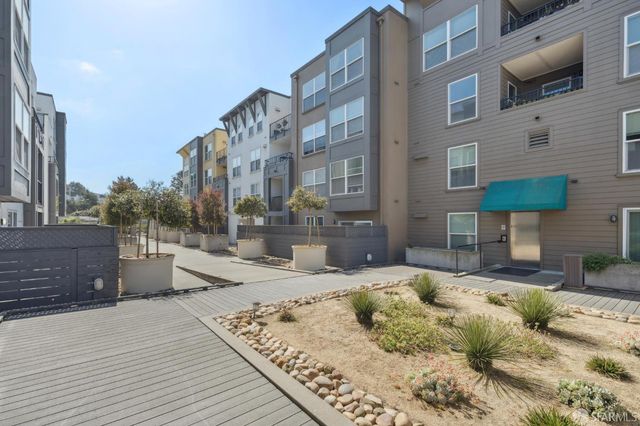 8200 Oceanview Terrace 414, San Francisco, CA 94132