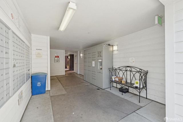 8200 Oceanview Terrace 414, San Francisco, CA 94132