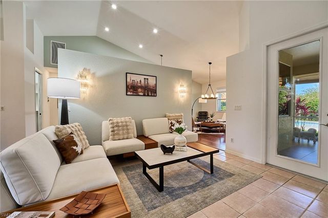 186 Muirfield CIR, Naples, FL 34113