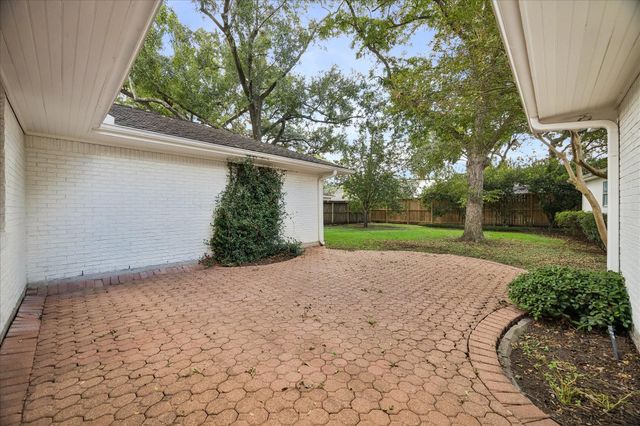 7623 Meadowvale Drive, Houston, TX 77063