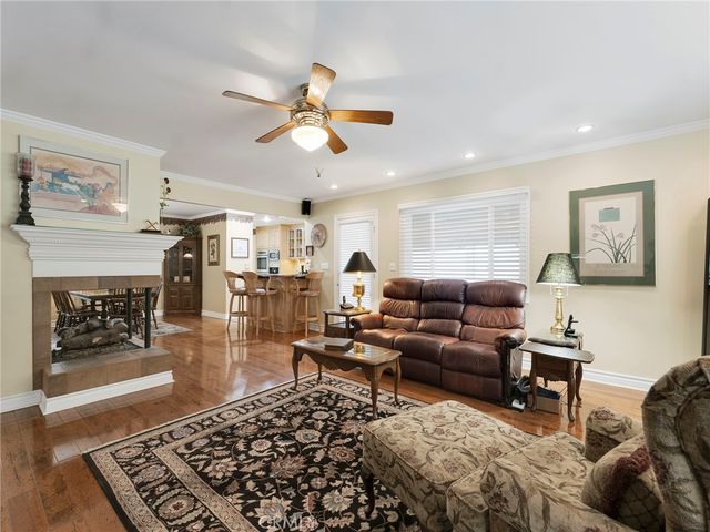 4404 Canoga Drive, Woodland Hills, CA 91364