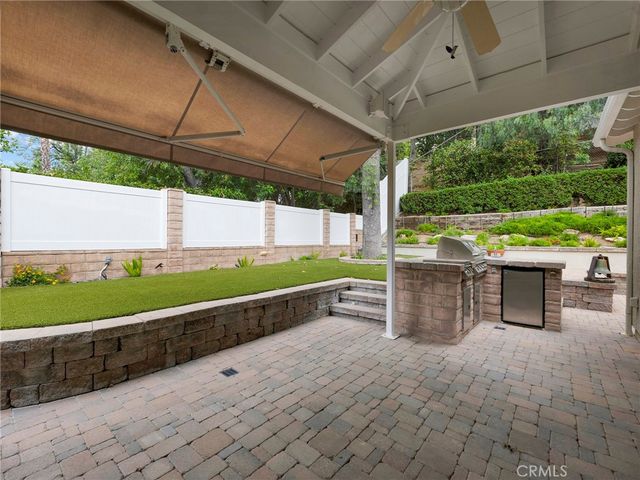 4404 Canoga Drive, Woodland Hills, CA 91364