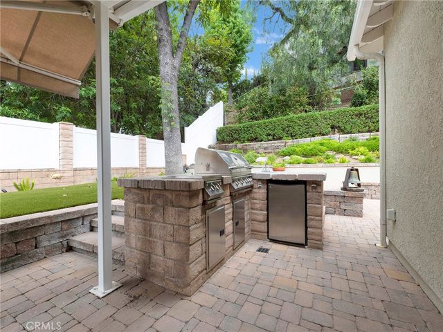 4404 Canoga Drive, Woodland Hills, CA 91364