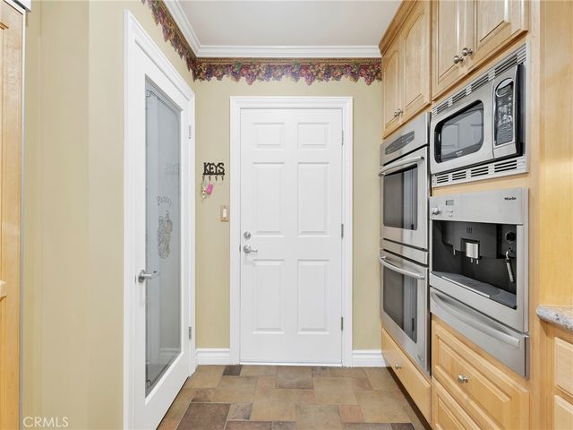 4404 Canoga Drive, Woodland Hills, CA 91364