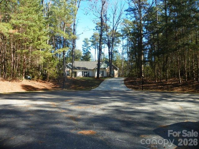 128 Summer Lake Drive, New London, NC 28127