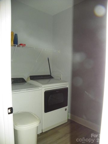 128 Summer Lake Drive, New London, NC 28127