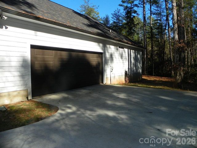 128 Summer Lake Drive, New London, NC 28127