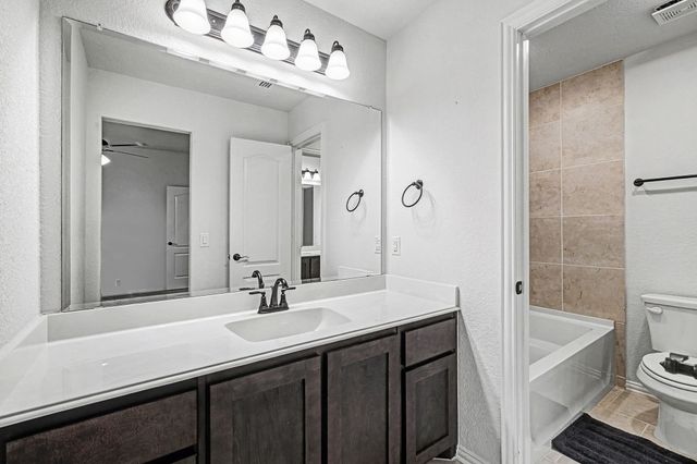 1080 Canuela Way, Justin, TX 76247