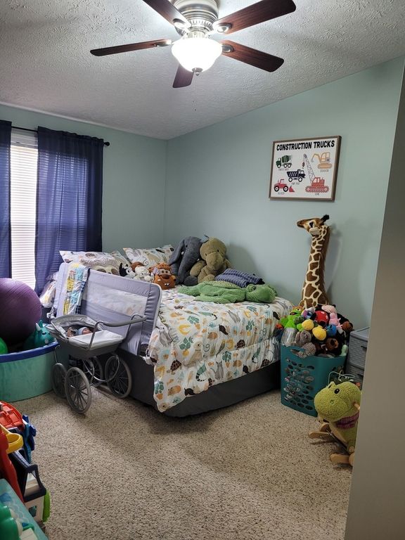 Image 13 of property listing at 17362 N Idlewood Lane, Mt Vernon, IL 62864