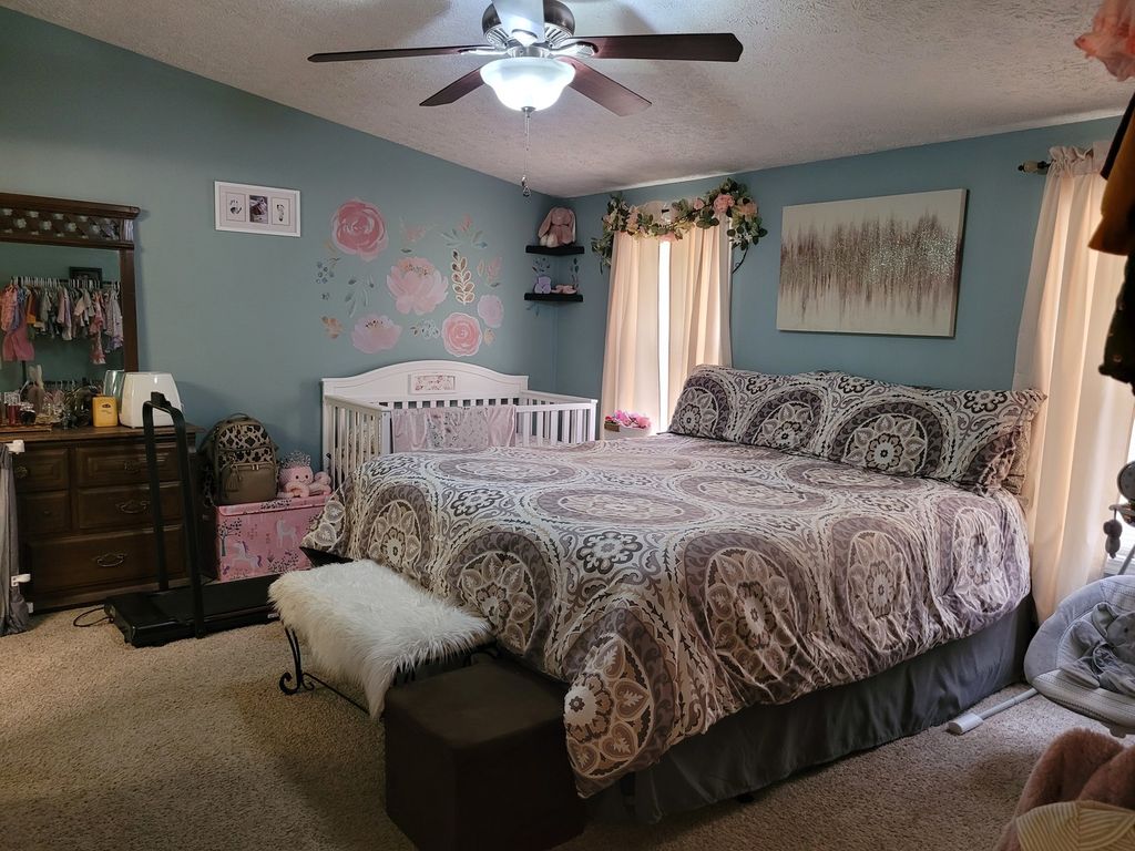 Image 16 of property listing at 17362 N Idlewood Lane, Mt Vernon, IL 62864