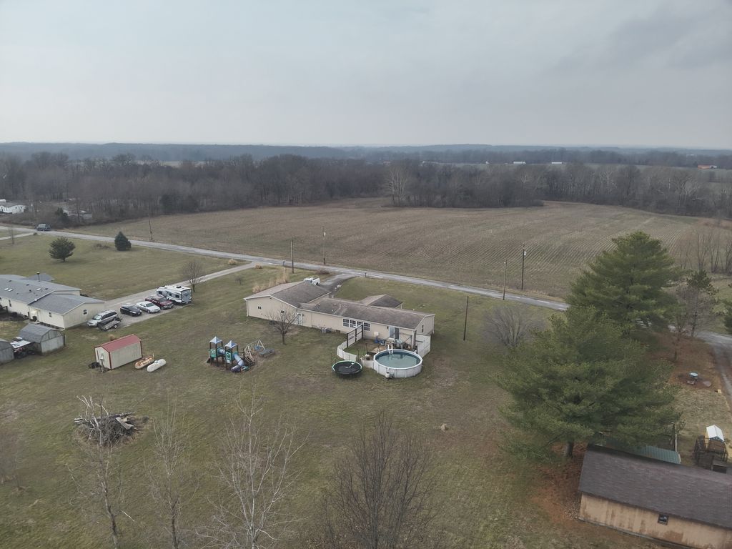 Image 28 of property listing at 17362 N Idlewood Lane, Mt Vernon, IL 62864