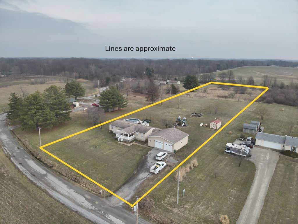 Image 29 of property listing at 17362 N Idlewood Lane, Mt Vernon, IL 62864