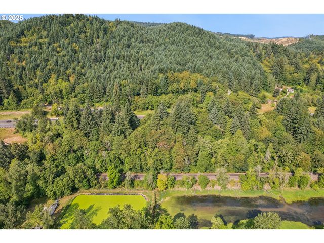 25900 St Helens Rd, Scappoose, OR 97056