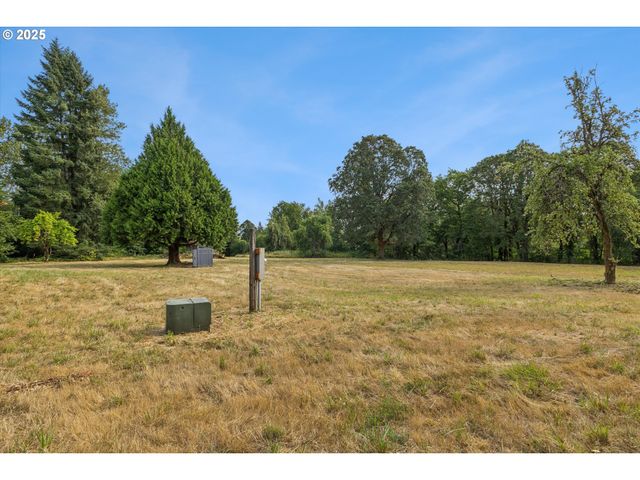 25900 St Helens Rd, Scappoose, OR 97056