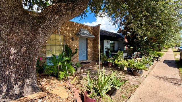 1405 Shadowdale Drive 12, Houston, TX 77043