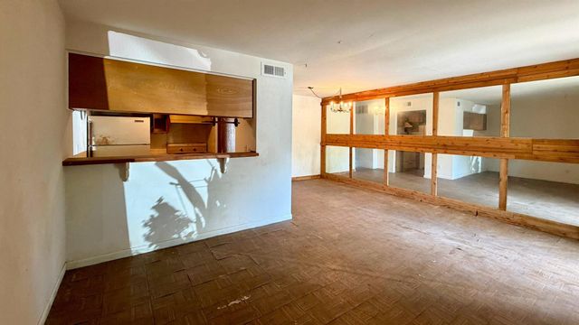 1405 Shadowdale Drive 12, Houston, TX 77043