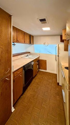 1405 Shadowdale Drive 12, Houston, TX 77043