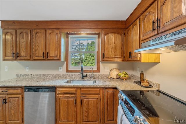 4945 Alfred Drive, Clay, NY 13090