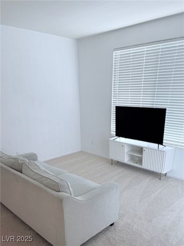 4437 Dover Straight Street 302, Las Vegas, NV 89115