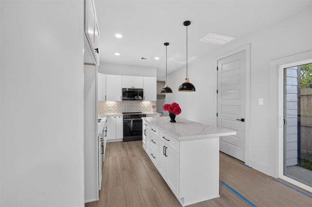 8027 Betty Boop Street, Houston, TX 77028