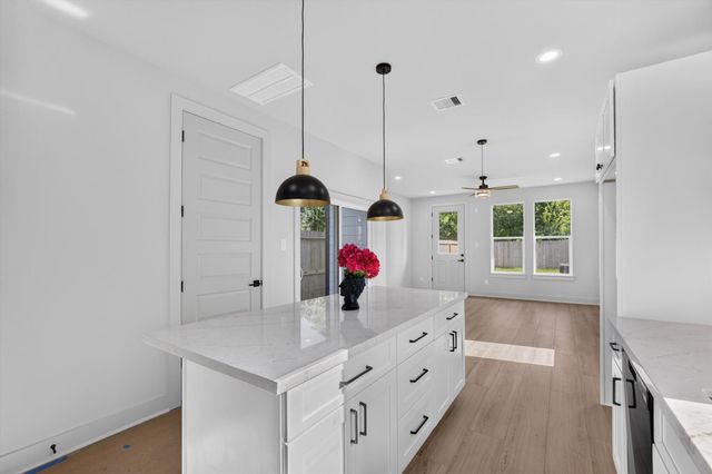 8027 Betty Boop Street, Houston, TX 77028