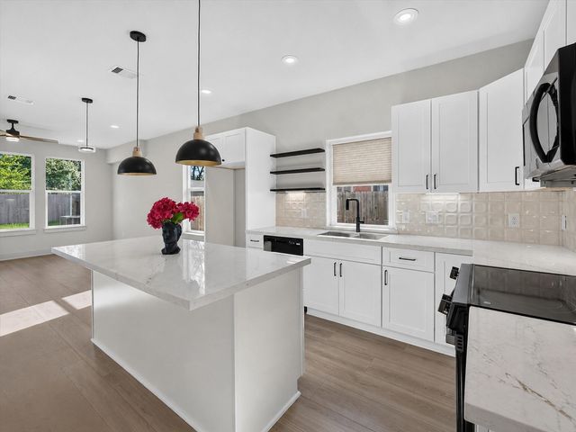 8027 Betty Boop Street, Houston, TX 77028