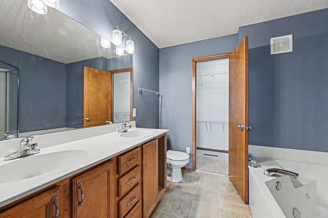 3713 Fox Tail Trail NW, Prior Lake, MN 55372