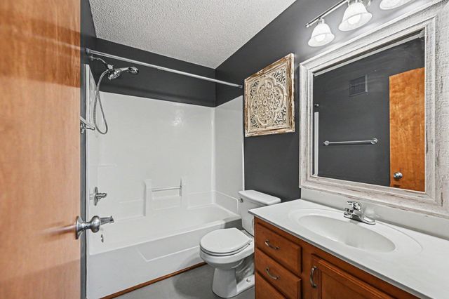 3713 Fox Tail Trail NW, Prior Lake, MN 55372