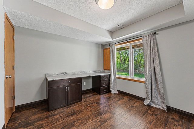 3713 Fox Tail Trail NW, Prior Lake, MN 55372